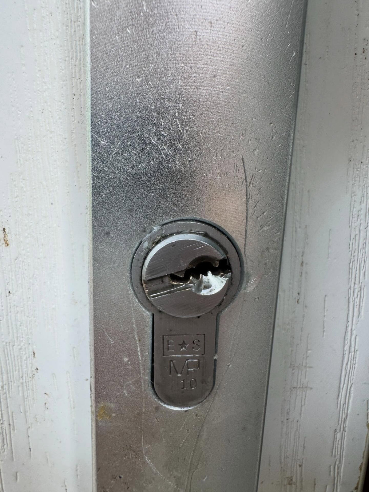 Euro Spec MP10 lock picked open in Sheffield using non destructive entry method